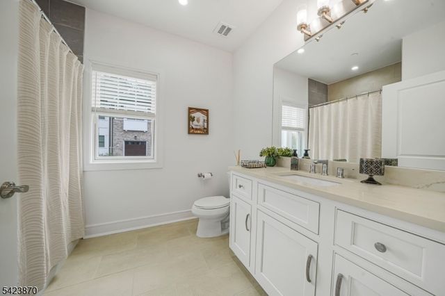 5 Mcnerney Ln, Florham Park Boro, NJ 07932