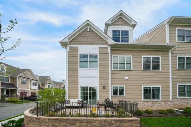 5 Mcnerney Ln, Florham Park Boro, NJ 07932