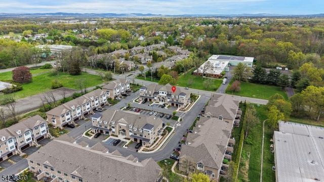 5 Mcnerney Ln, Florham Park Boro, NJ 07932