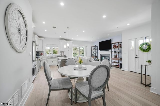 5 Mcnerney Ln, Florham Park Boro, NJ 07932