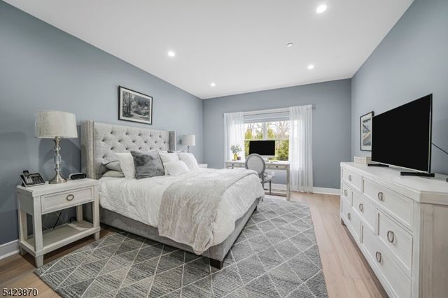 5 Mcnerney Ln, Florham Park Boro, NJ 07932