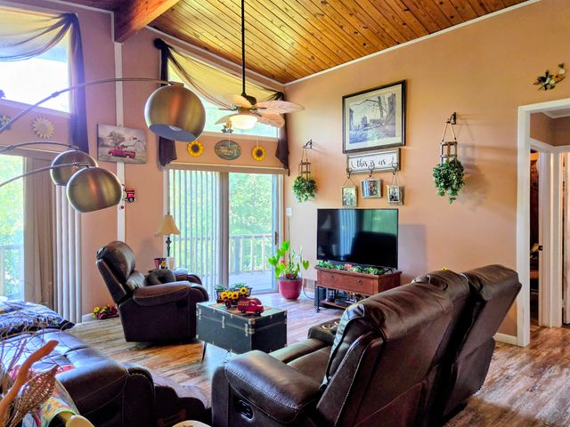 126 Saginaw Circle, Cherokee Village, AR 72529