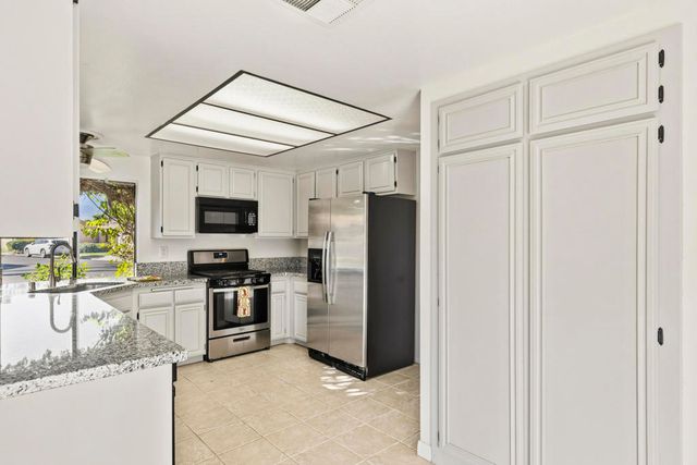 44695 Monaco Circle, Palm Desert, CA 92260