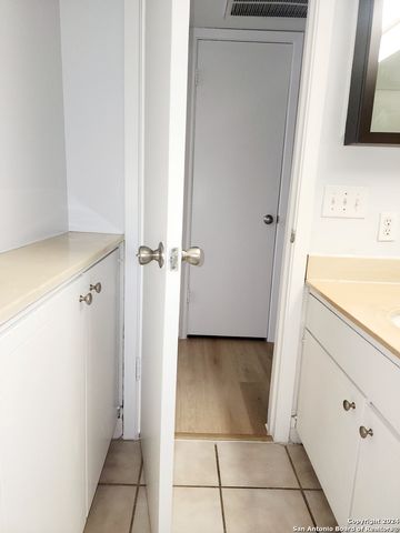 8401 N New Braunfels Ave Apt 218, San Antonio, TX 78209