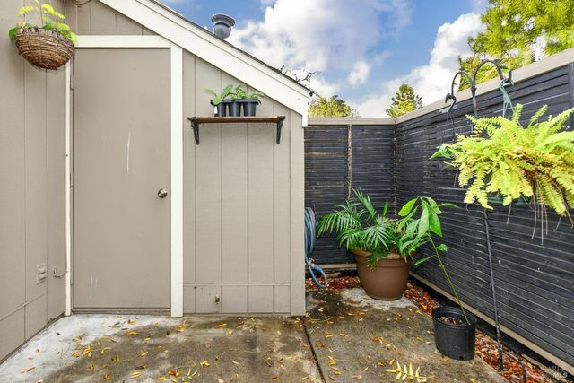 7755 Camino Colegio Dr, Rohnert Park, CA 94928