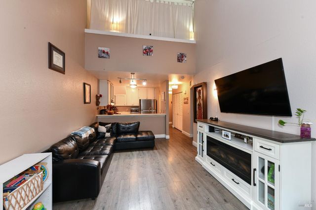 7755 Camino Colegio Dr, Rohnert Park, CA 94928