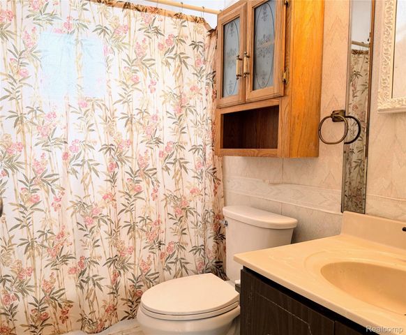 5940 Daniels Street, Taylor, MI 48180