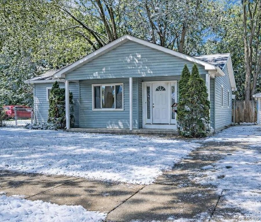 5940 Daniels Street, Taylor, MI 48180