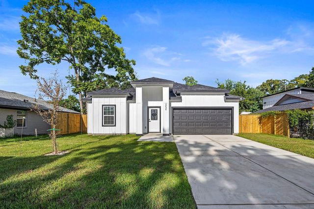 10426 Royal Oaks Drive, Houston, TX 77016