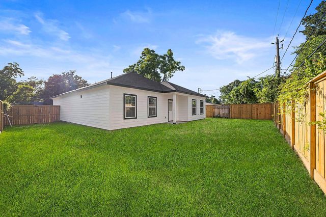 10426 Royal Oaks Drive, Houston, TX 77016
