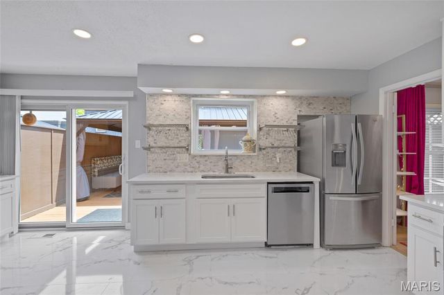 13556 Coliseum Drive, Chesterfield, MO 63017
