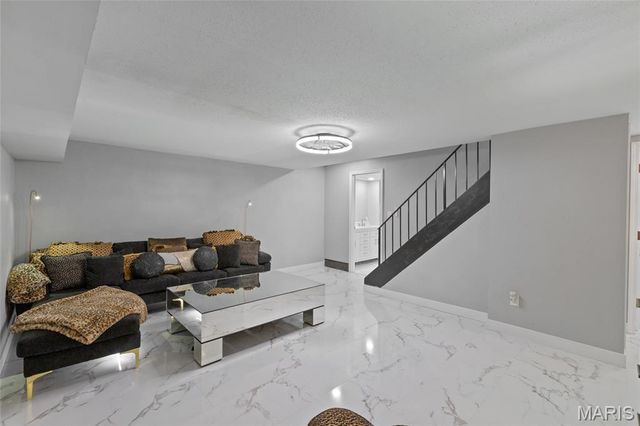13556 Coliseum Drive, Chesterfield, MO 63017