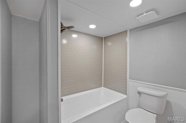 13556 Coliseum Drive, Chesterfield, MO 63017