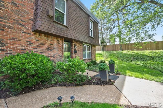 13556 Coliseum Drive, Chesterfield, MO 63017