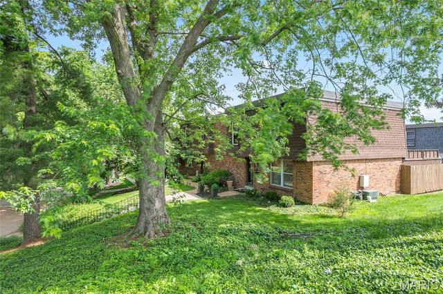 13556 Coliseum Drive, Chesterfield, MO 63017