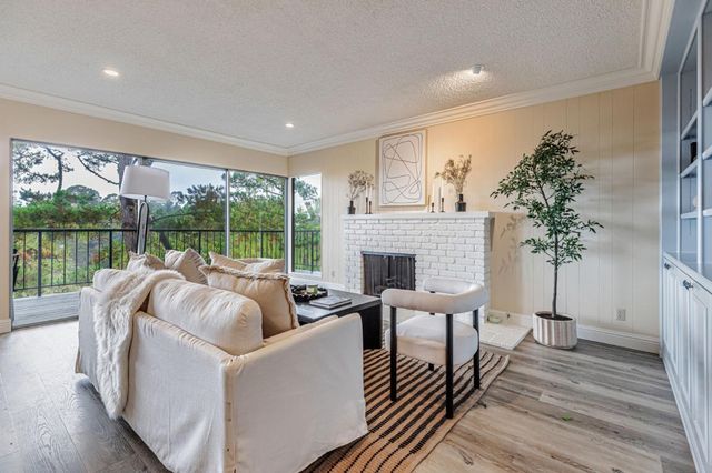 31 Del Mesa Carmel, Carmel, CA 93923