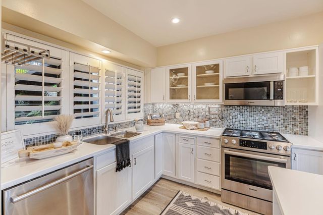 31 Del Mesa Carmel, Carmel, CA 93923