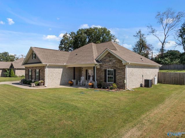 132 Lewis Vann Drive, Hazel Green, AL 35750