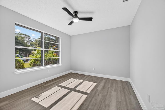 1111 Vega Ct, Pensacola, FL 32506