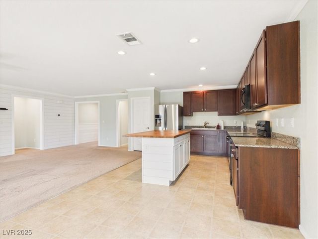 3821 East Sedgwick Avenue, Pahrump, NV 89061