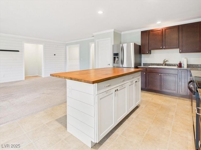 3821 East Sedgwick Avenue, Pahrump, NV 89061