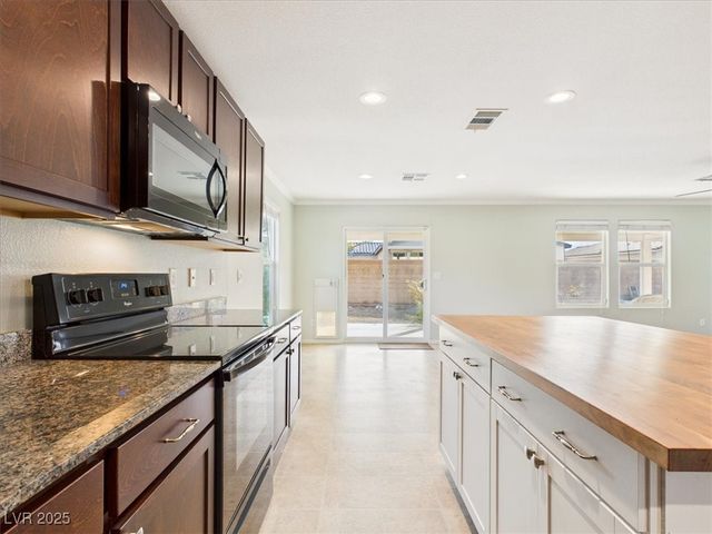 3821 East Sedgwick Avenue, Pahrump, NV 89061