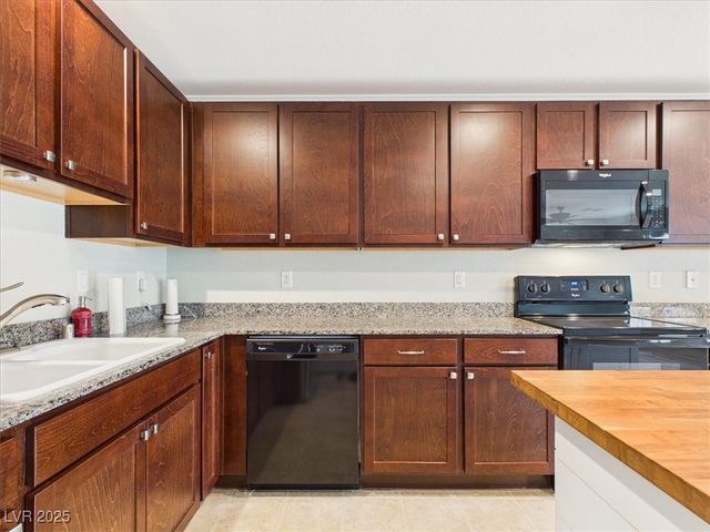 3821 East Sedgwick Avenue, Pahrump, NV 89061