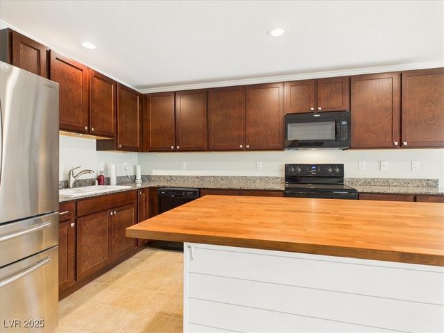 3821 East Sedgwick Avenue, Pahrump, NV 89061