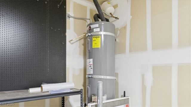 3821 East Sedgwick Avenue, Pahrump, NV 89061