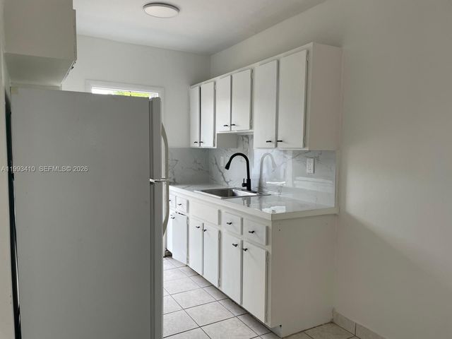 6025 Polk St 8, Hollywood, FL 33024