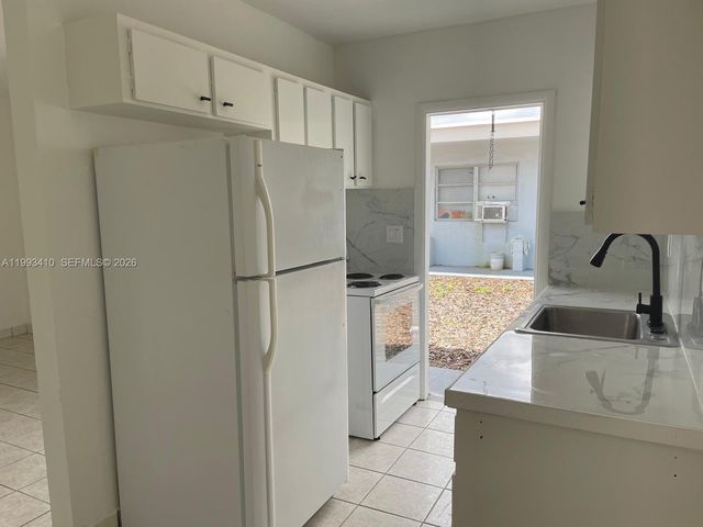 6025 Polk St 8, Hollywood, FL 33024