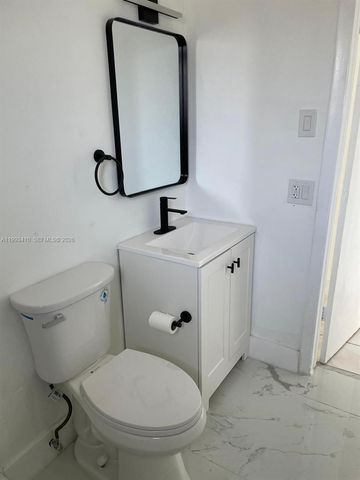 6025 Polk St 8, Hollywood, FL 33024