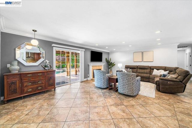 960 Kern Ct, Livermore, CA 94551