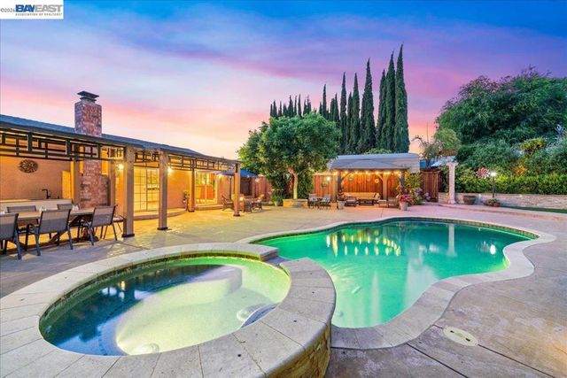 960 Kern Ct, Livermore, CA 94551