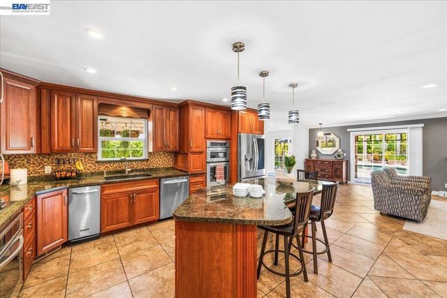 960 Kern Ct, Livermore, CA 94551