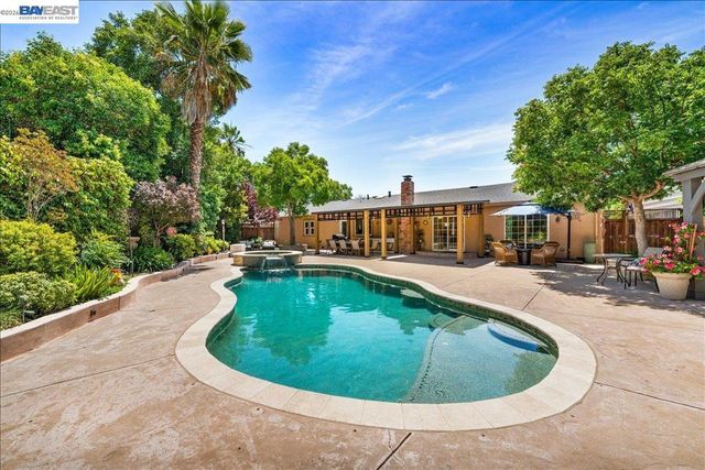 960 Kern Ct, Livermore, CA 94551