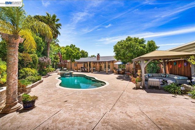 960 Kern Ct, Livermore, CA 94551