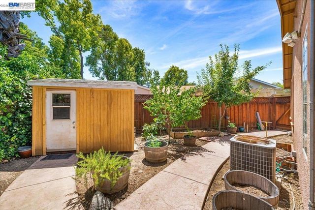 960 Kern Ct, Livermore, CA 94551