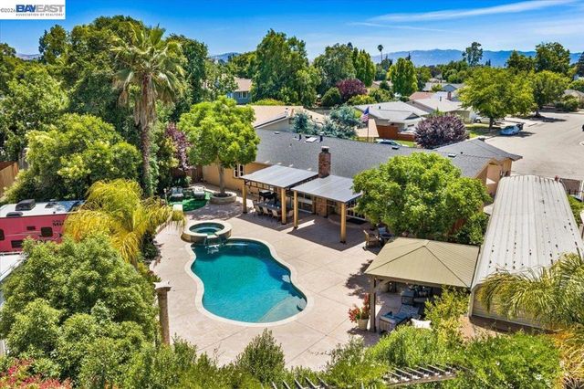 960 Kern Ct, Livermore, CA 94551