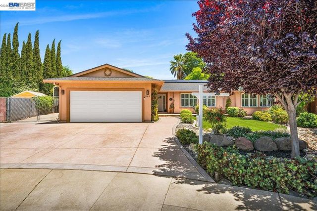960 Kern Ct, Livermore, CA 94551