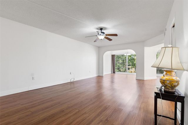 225 COUNTRY CLUB DRIVE E343, Largo, FL 33771
