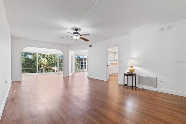 225 COUNTRY CLUB DRIVE E343, Largo, FL 33771