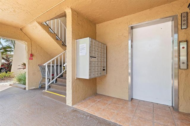 225 COUNTRY CLUB DRIVE E343, Largo, FL 33771