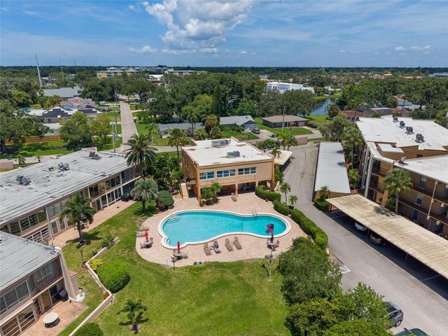 225 COUNTRY CLUB DRIVE E343, Largo, FL 33771