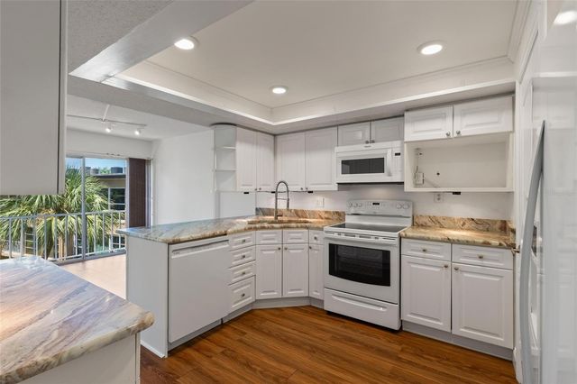 225 COUNTRY CLUB DRIVE E343, Largo, FL 33771