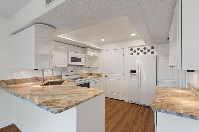 225 COUNTRY CLUB DRIVE E343, Largo, FL 33771