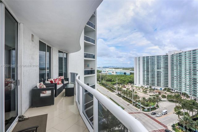 15811 Collins Avenue 1105, Sunny Isles Beach, FL 33160