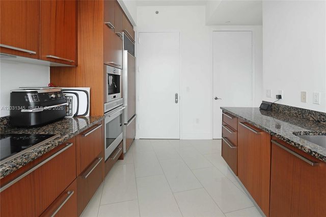 15811 Collins Avenue 1105, Sunny Isles Beach, FL 33160
