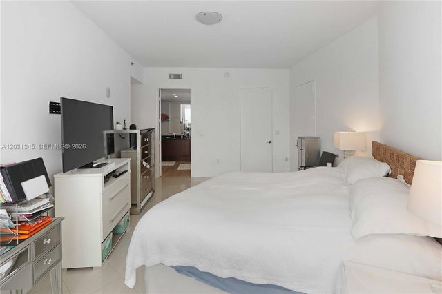 15811 Collins Avenue 1105, Sunny Isles Beach, FL 33160
