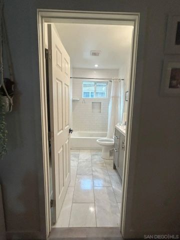 975-89 S Lincoln Ave, El Cajon, CA 92020